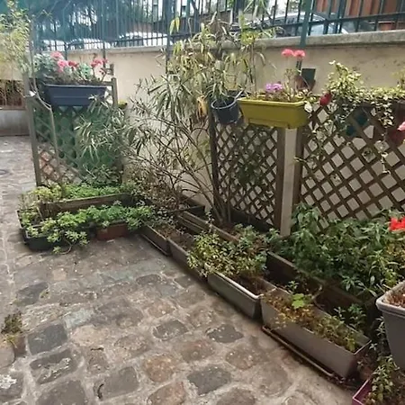 Small Renovated House In Daire *
